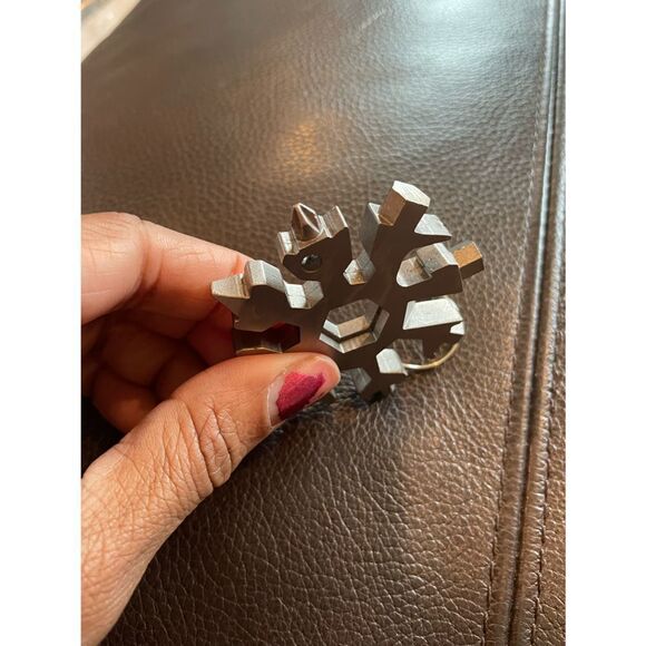 Stainless Steel Multi Tool Snowflake Keychain - Picture 7 of 8